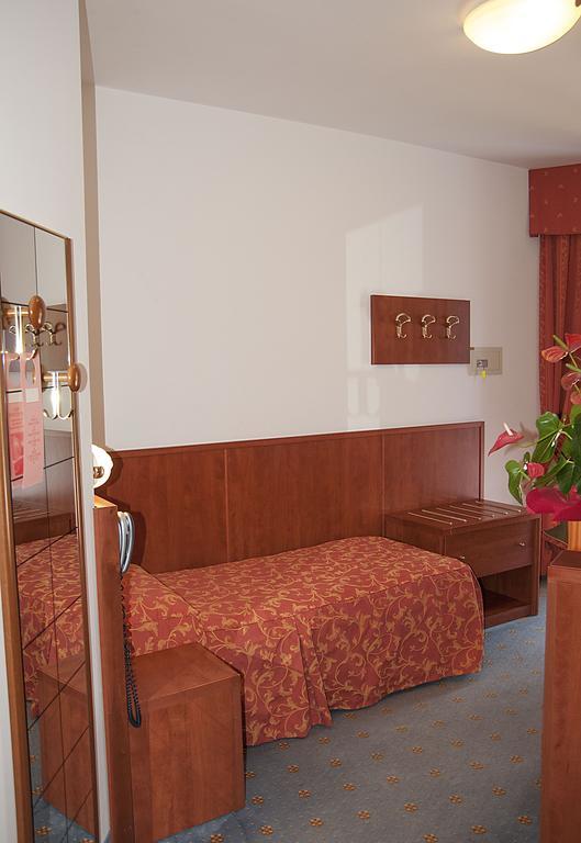 Hotel Garden Limone sul Garda Værelse billede